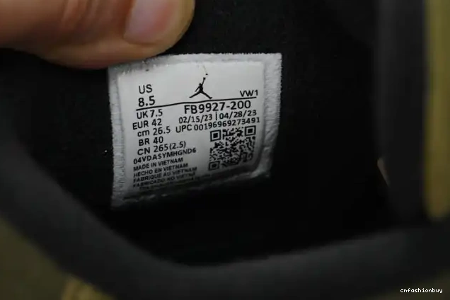 4 FB9927-200 Air Craft Medium Olive Jordan 0325